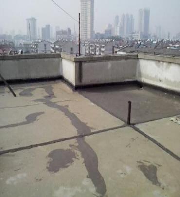 茂名漏水维修 楼顶漏水是什么原因，楼顶漏水维修方法是什么?